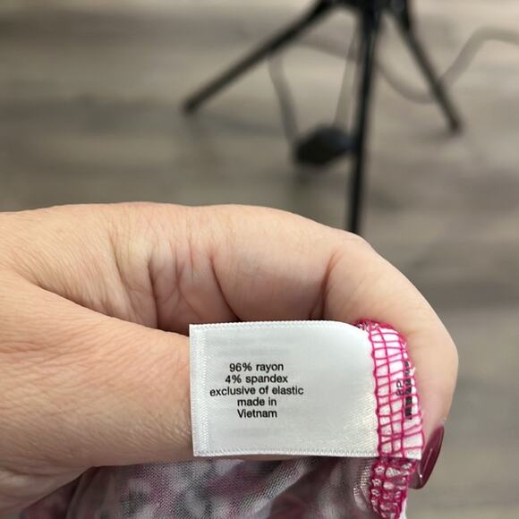 Lane Bryant Pink Polka Dot Off Shoulder Flowy Top Size 18/20 - Picture 8 of 9